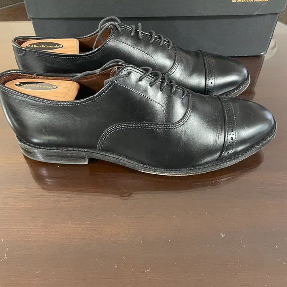 $400 Allen Edmonds Fifth Avenue Cap-toe Oxford , Black - Size 9 D - Picture 2 of 5